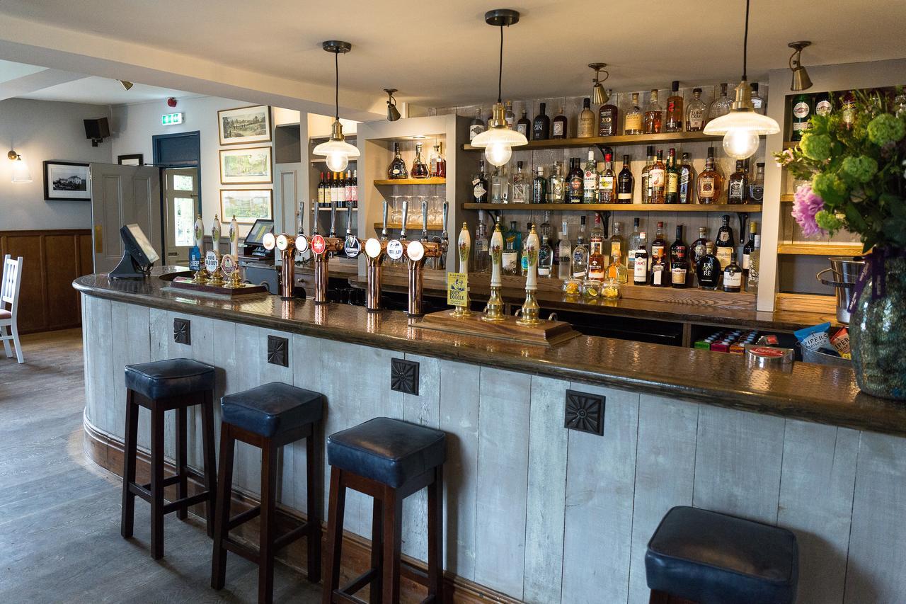 The Dundas Arms Kintbury Εξωτερικό φωτογραφία